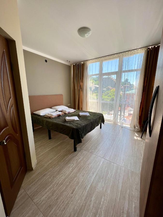 Hotel Golden Гагра Екстериор снимка