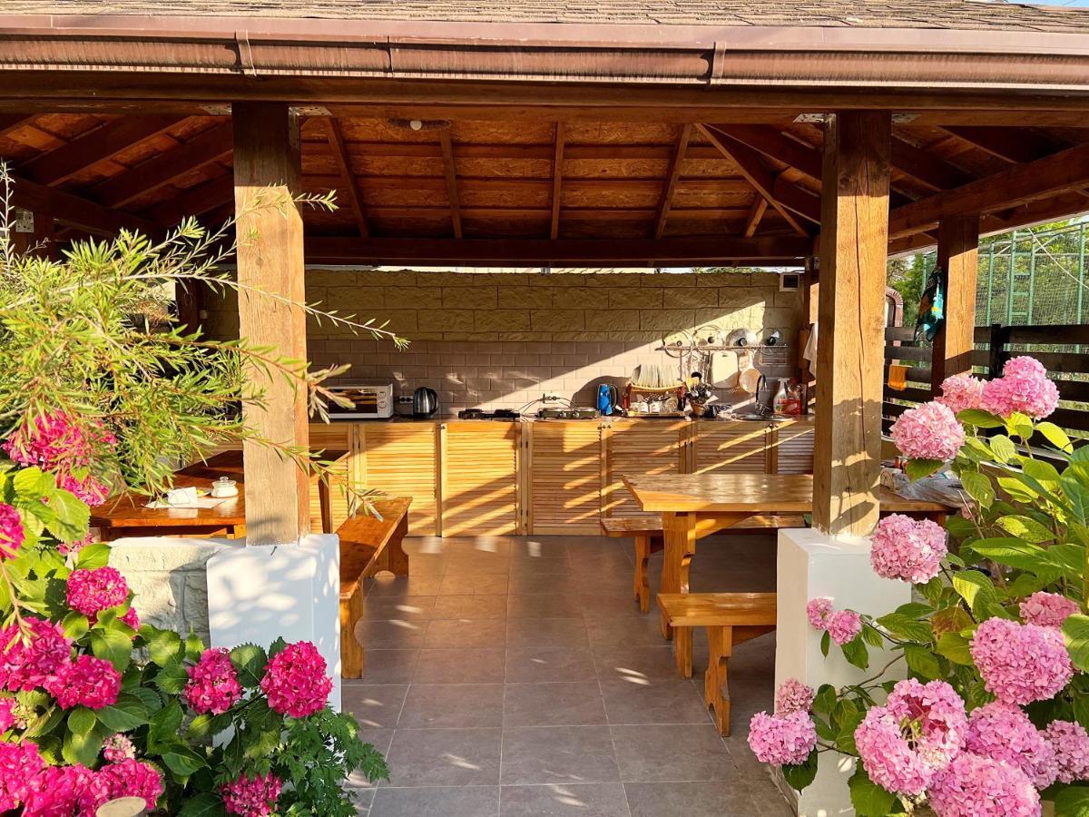 Hotel Golden Гагра Екстериор снимка