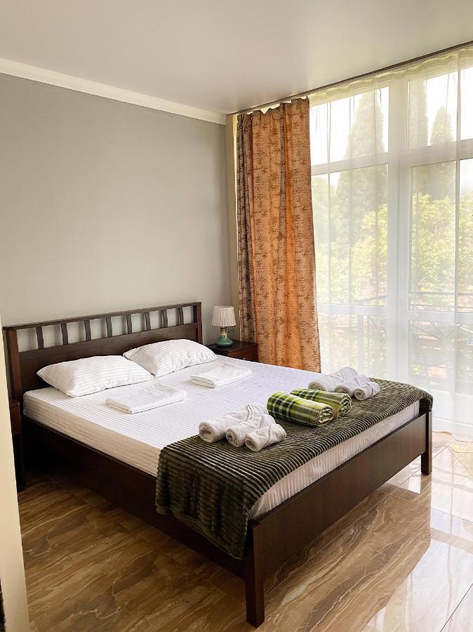 Hotel Golden Гагра Екстериор снимка