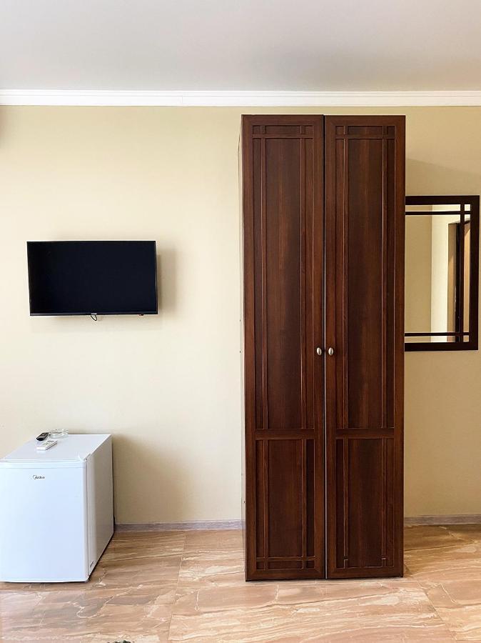 Hotel Golden Гагра Екстериор снимка
